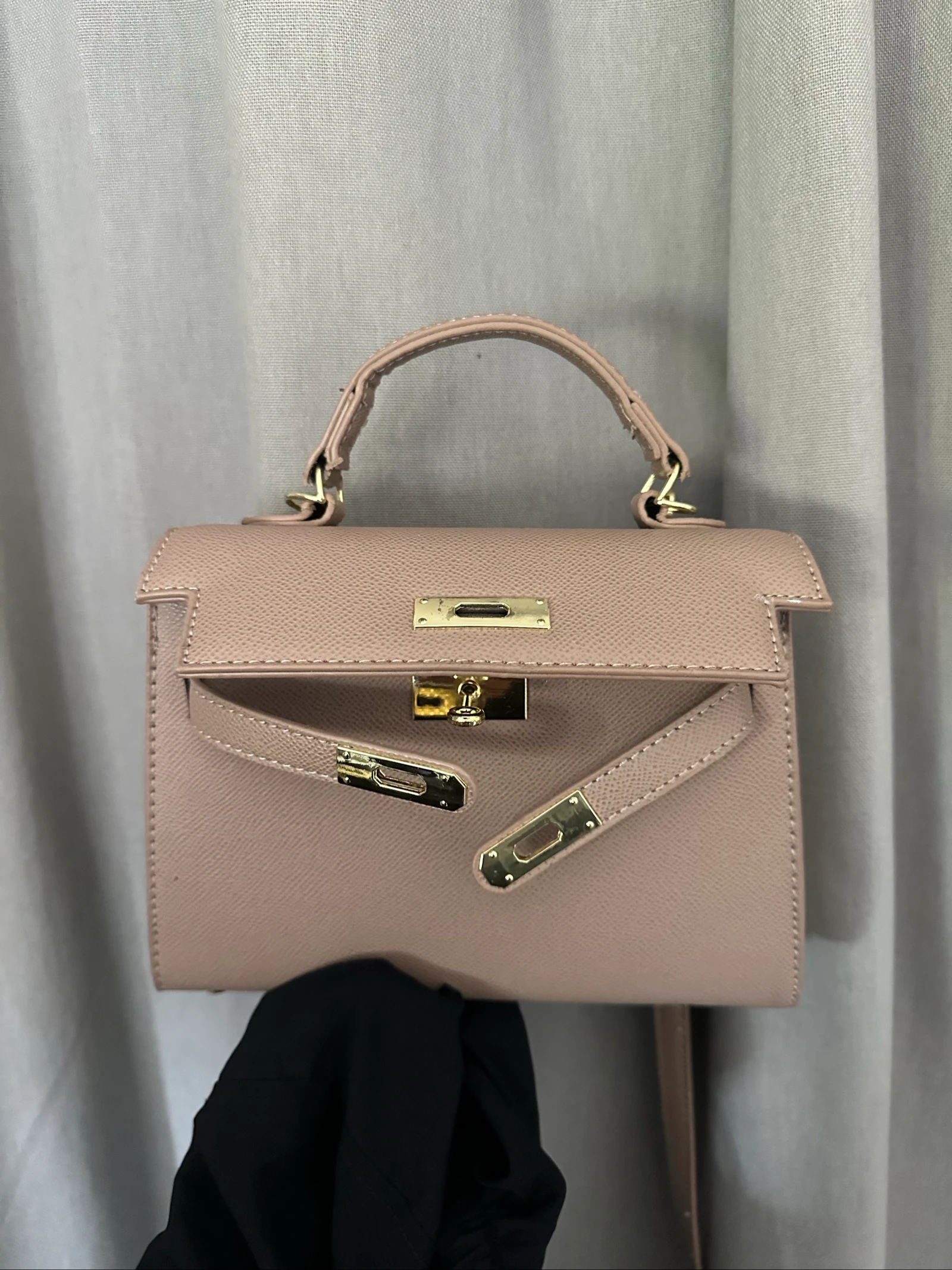 Sac à main gris taupe 
